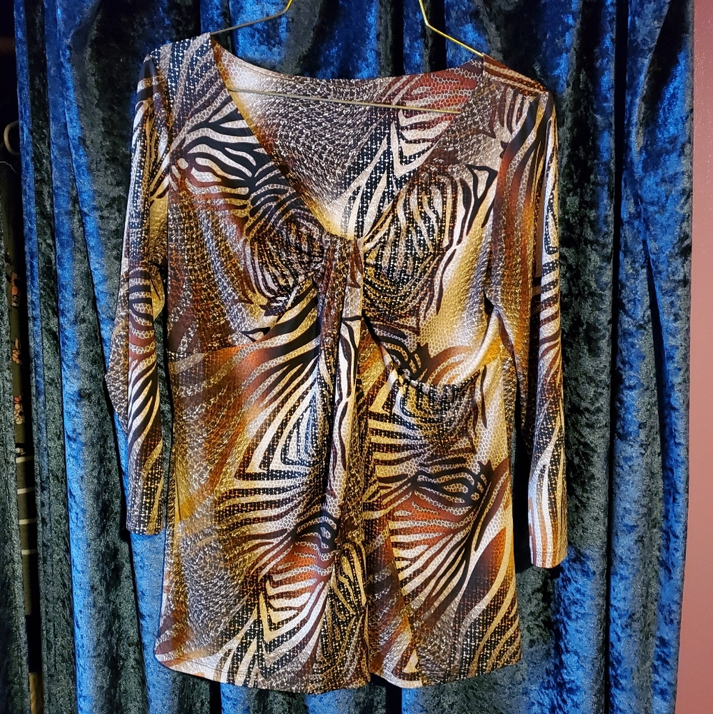 3/4 sleeve stretchy animal print gathered v-neck top in warm browns